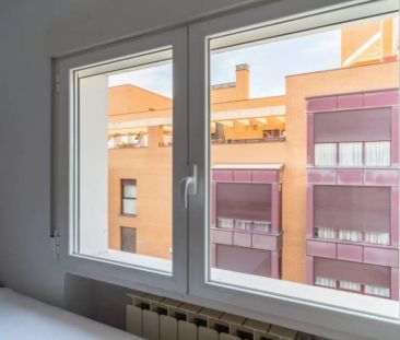 Room in a shared 5-bedroom apartment for rent in Puerta Bonita - Photo 6