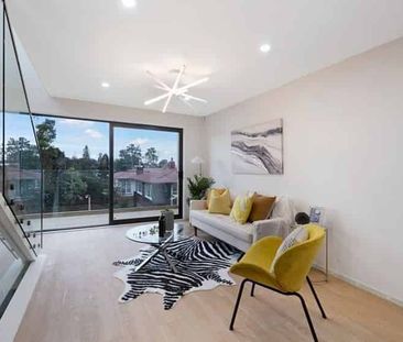 Modern 3BR Townhouse in New Lynn! - Photo 2