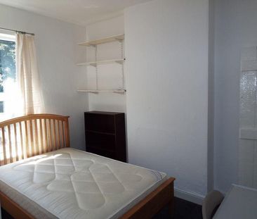 4 bedroom terraced house to rent - Photo 5