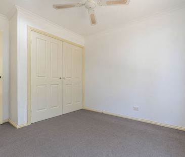 Charming 3-Bedroom Home in Roxburgh Park - Photo 3