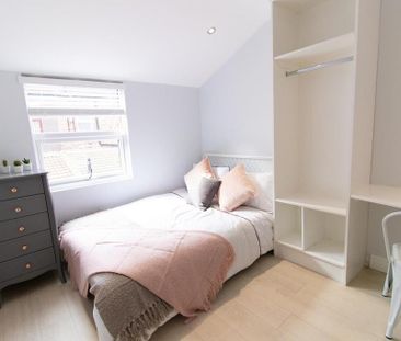 1 bedroom in a house share to rent - Photo 3