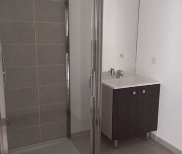 Location Appartement 3 pièces 63m² CENON 33150 - Photo 5