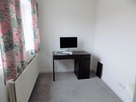 2 bedroom semi-detached house to rent - Photo 2