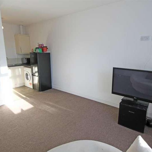 Rayleigh Road, Leigh-on-sea, SS9 - Photo 1