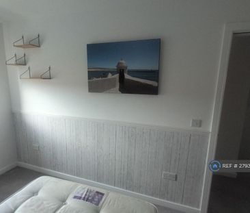 4 bedroom terraced house to rent - Photo 6