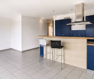 Beautiful 5-room apartment on the top floor of a charming building - Foto 2