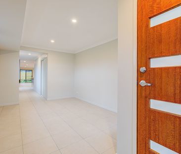 13 Merino Street, Park Ridge QLD 4125 - House For Rent | Domain - Photo 4