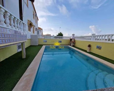 3 BEDROOM VILLA - TORREVIEJA, TORRETA - Photo 2