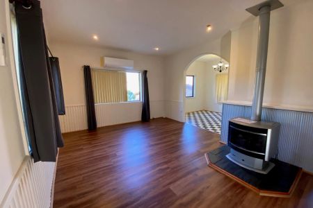 Neat 2-Bedroom Home in a Quiet Location - Photo 2