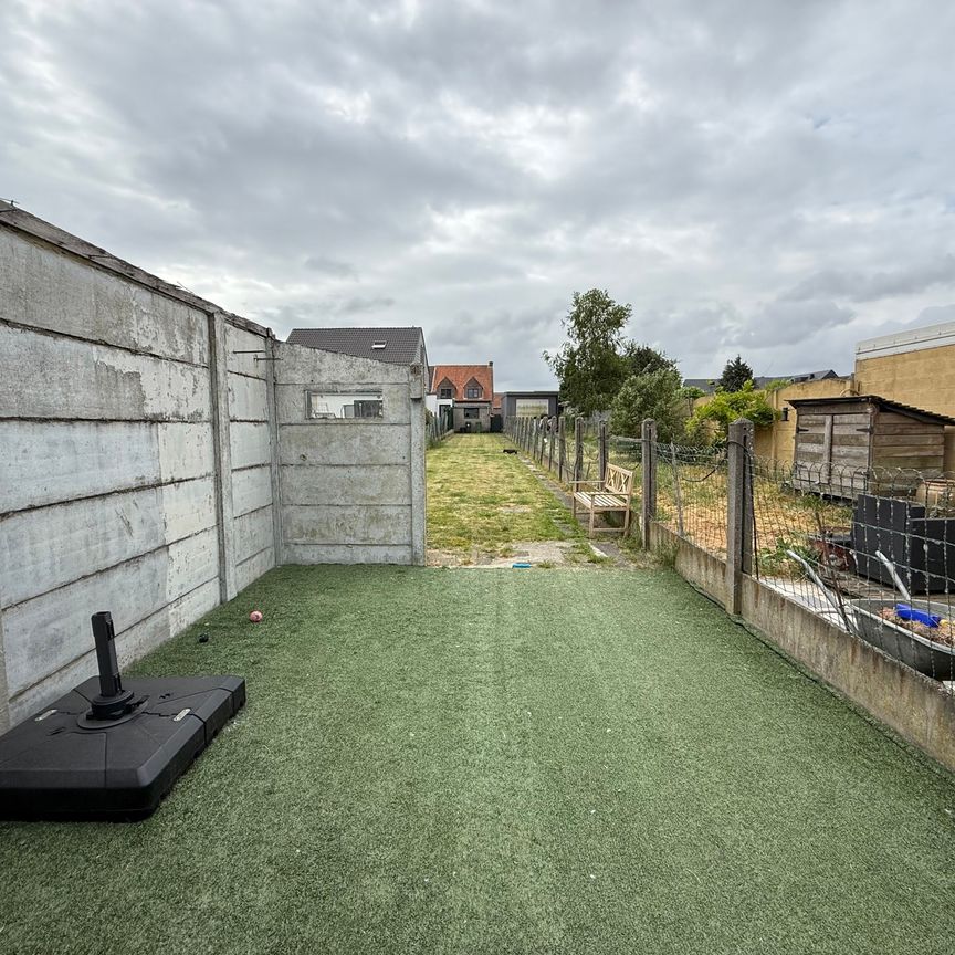 BURST - Gerenoveerde rijwoning met garage. - Foto 1