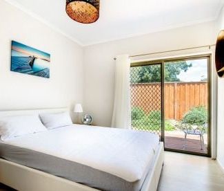 A Charming Peninsula Retreat - Photo 4