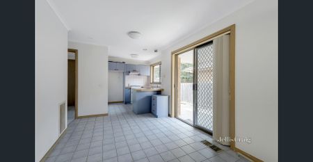 Private Rear Villa in Premium Mount Waverley Pocket - Photo 3