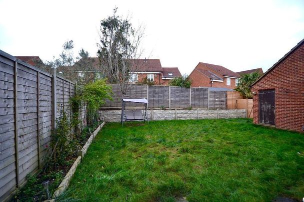 5 bedroom detached house to rent - Photo 1