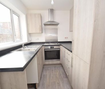 3 bedroom terraced house to rent - Photo 6