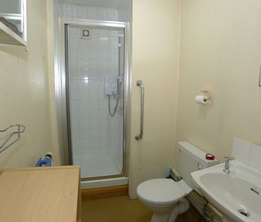 Property to let in St Andrews - Photo 4