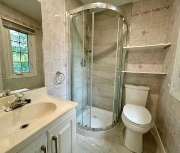 For Lease - 230 Enchanted Hills Crescent, Toronto, Ontario - Photo 6