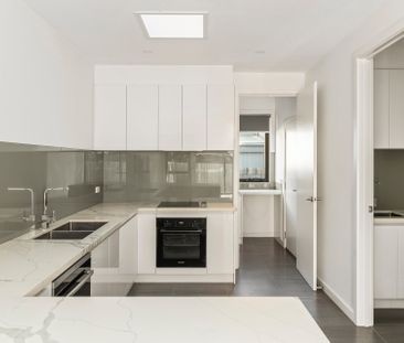 Contemporary Comfort in a Boutique Setting - Photo 4