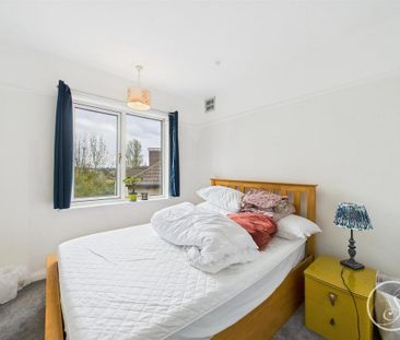 3 bedroom semi-detached house to rent - Photo 6