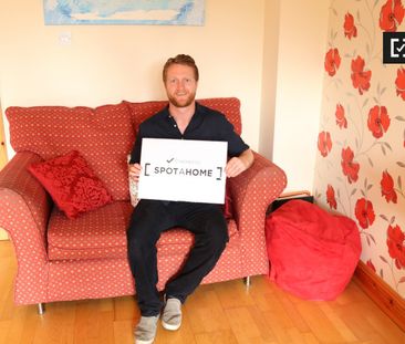 Nice room in 2-bedroom apartment in Castleknock, Dublin - Photo 2