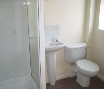 2 bedroom ground floor flat to rent - Photo 6