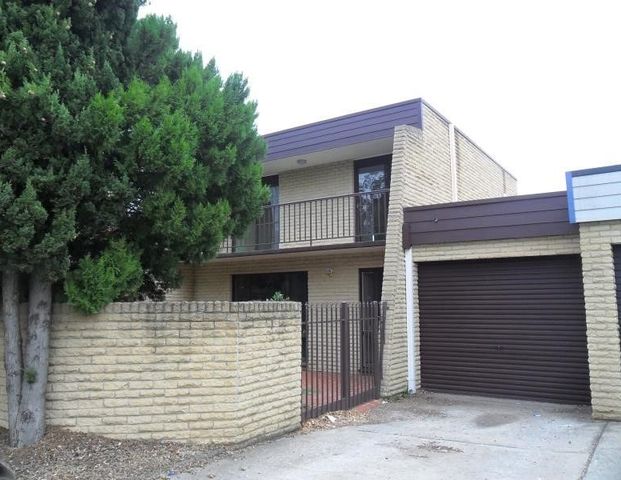1/20 Donald Road, Queanbeyan - Photo 1