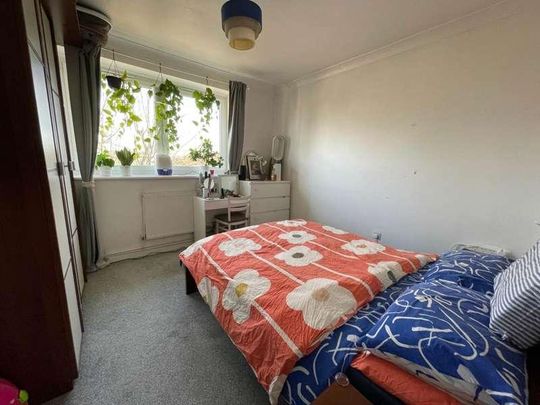 Three Bedroom Flat In The Heart Of Greenwich, SE10 - Photo 1