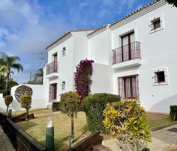 Alquiler de chalet adosado en La Alcaidesa - Photo 1