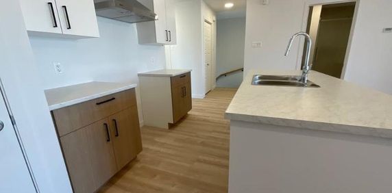 2 CH - 1 SDB - Saint-Lambert-de-Lauzon - $1,430 /mo - Photo 2