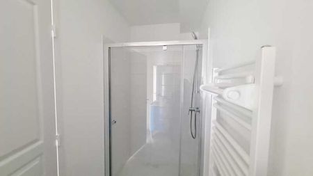 Location Appartement 2 pièces 42m² ORLEANS 45000 - Photo 2