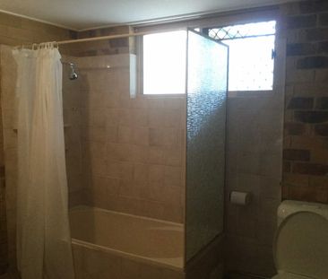 Ground floor 2 bedroom unit - Photo 4