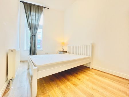 2 Bed Flat, Amesbury Avenue, SW2 - Photo 4