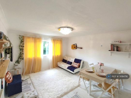 2 bedroom maisonette to rent - Photo 1