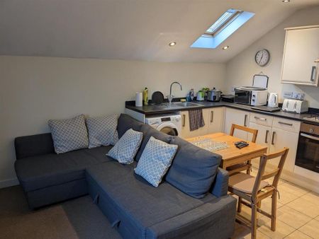 2 bedroom flat to rent - Photo 3