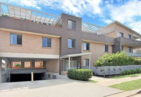 “Modern & Convenient Ground-Floor Living” - Photo 3