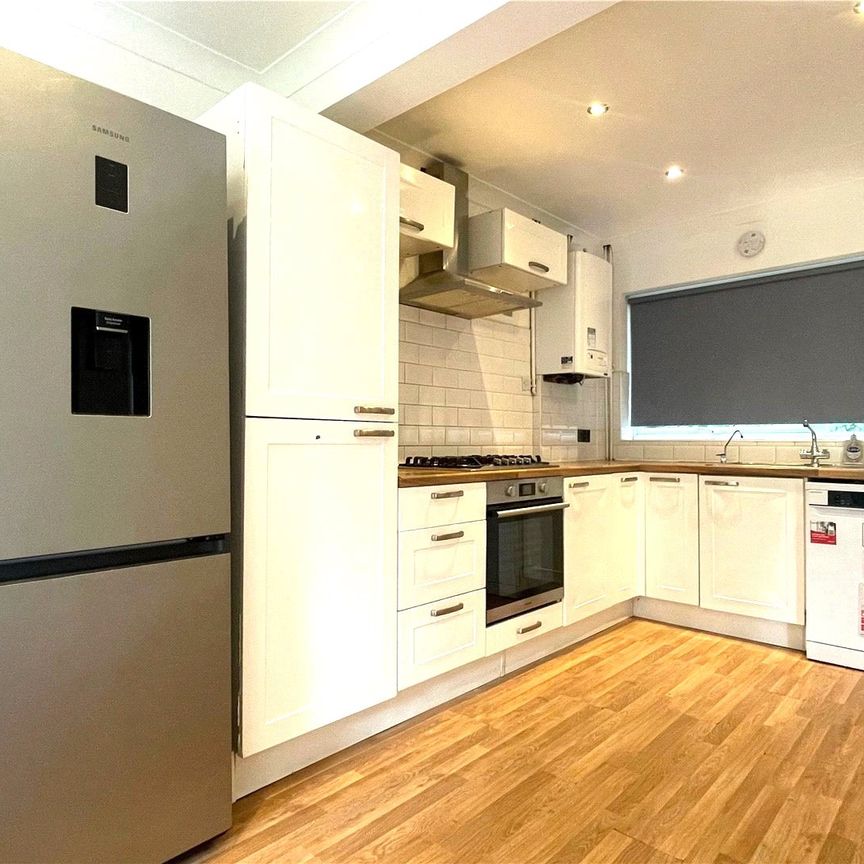 Kirkstone Close, Camberley Kirkstone Close, Camberley - Photo 2