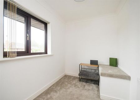 4 bedroom detached house to rent - Photo 4