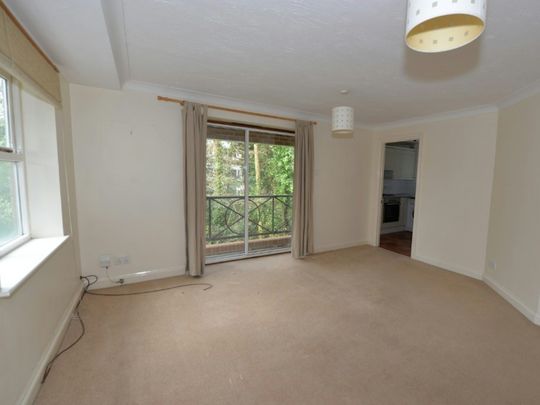 Flat to rent on - Photo 1