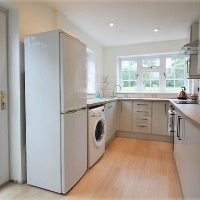 4 bedroom detached house to rent - Photo 1