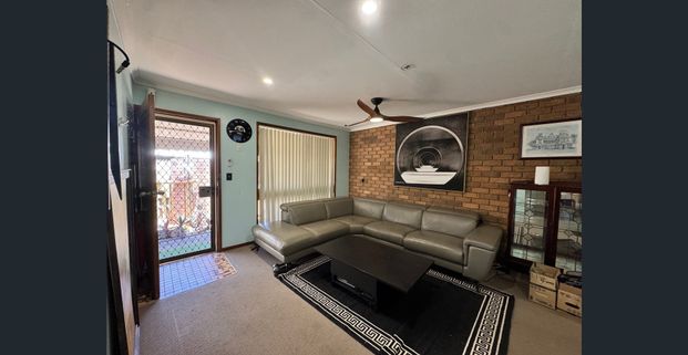 Low-Set Brick Unit Just 25m from the Water - 11/89 Sutton Street Redcliffe QLD 4020 - Photo 1