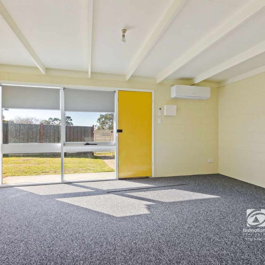 UPDATED & CONVENIENT! - Photo 1