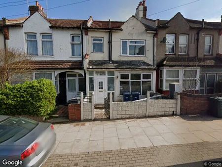 3 Bed Terraced House, Oakleigh Road South, N11 - Photo 5