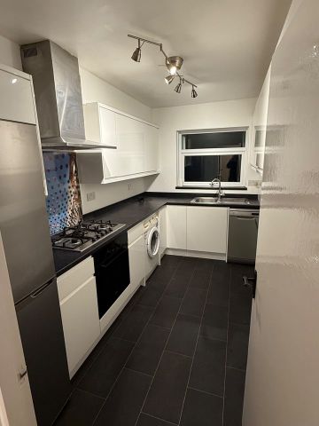 Room in a Shared Flat, Sanderstead Road, CR2 - Photo 2
