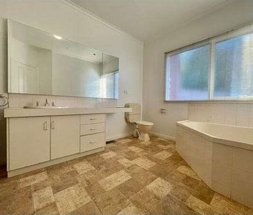Burwood - Photo 6