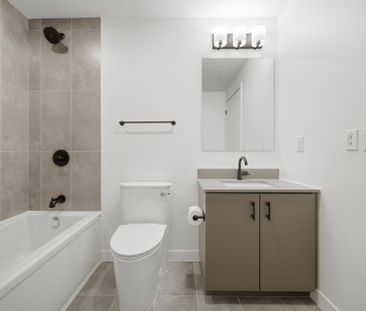 For Lease - 4878 Powers Common Unit# 429, Burlington, Ontario - Photo 6