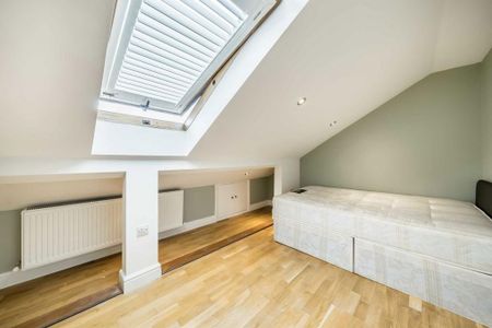 4 bedroom flat to rent - Photo 4
