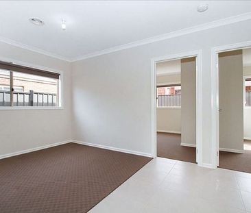 Spacious and Modern 4-Bedroom Home in Mernda - Photo 3