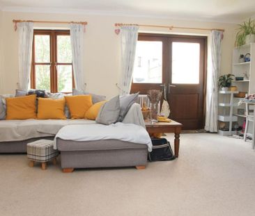 2 bedroom terraced house to rent - Photo 3