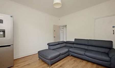 4 Bed Terraced House, Edmund Road, S2 - Photo 2