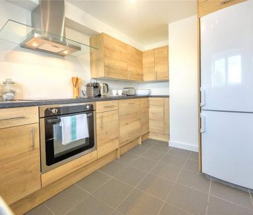 2 bedroom apartment to rent - Photo 3