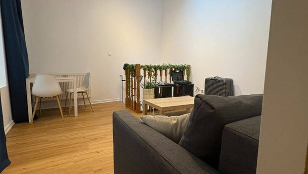 F2 DUPLEX MEUBLE - QUARTIER MAZELLE - COUR INTERIEURE - Photo 1